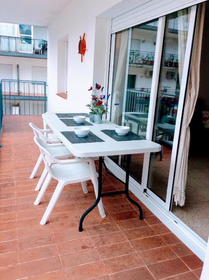 Apartamentos Aquarium. 150 Metros Playa. Roses Eksteriør billede