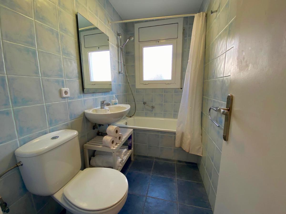 Apartamentos Aquarium. 150 Metros Playa. Roses Eksteriør billede